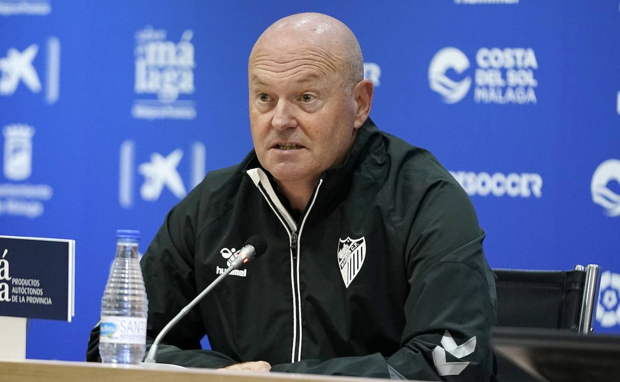 El entrenador del Málaga, Pepe Mel, este jueves en La Rosaleda.