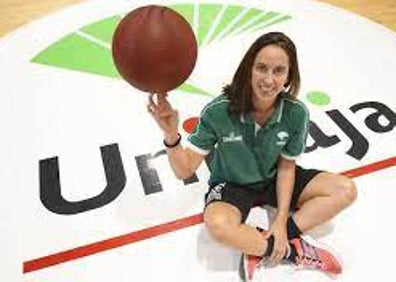 Imagen secundaria 1 - Gema García, en su paso por el Celta, el Unicaja y el Rivas Ecópolis, con el que fue subcampeona de la Euroliga. 