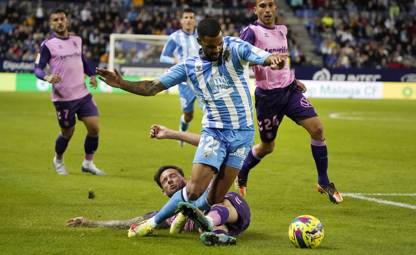 La Rosaleda pasó del 'Manolo, vete ya' a celebrar el empate en menos de un minuto