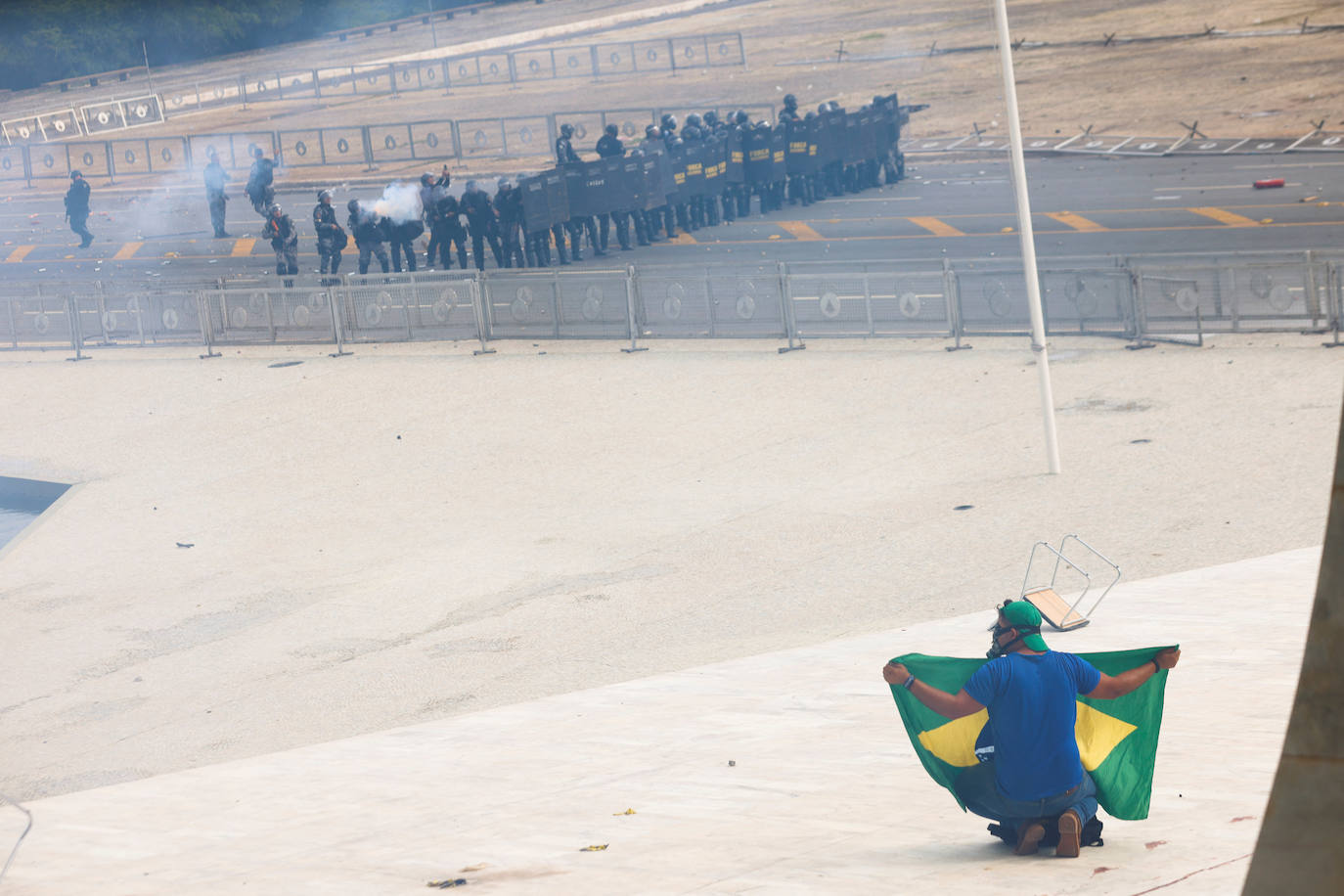 Fotos: Cientos de partidarios de Bolsonaro invaden el Congreso de Brasil