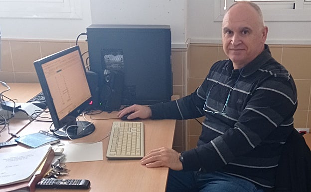 Antonio Domíngez Peñuela, profesor de Tecnología en el IES Joaquín Lobato de Torre del Mar. 