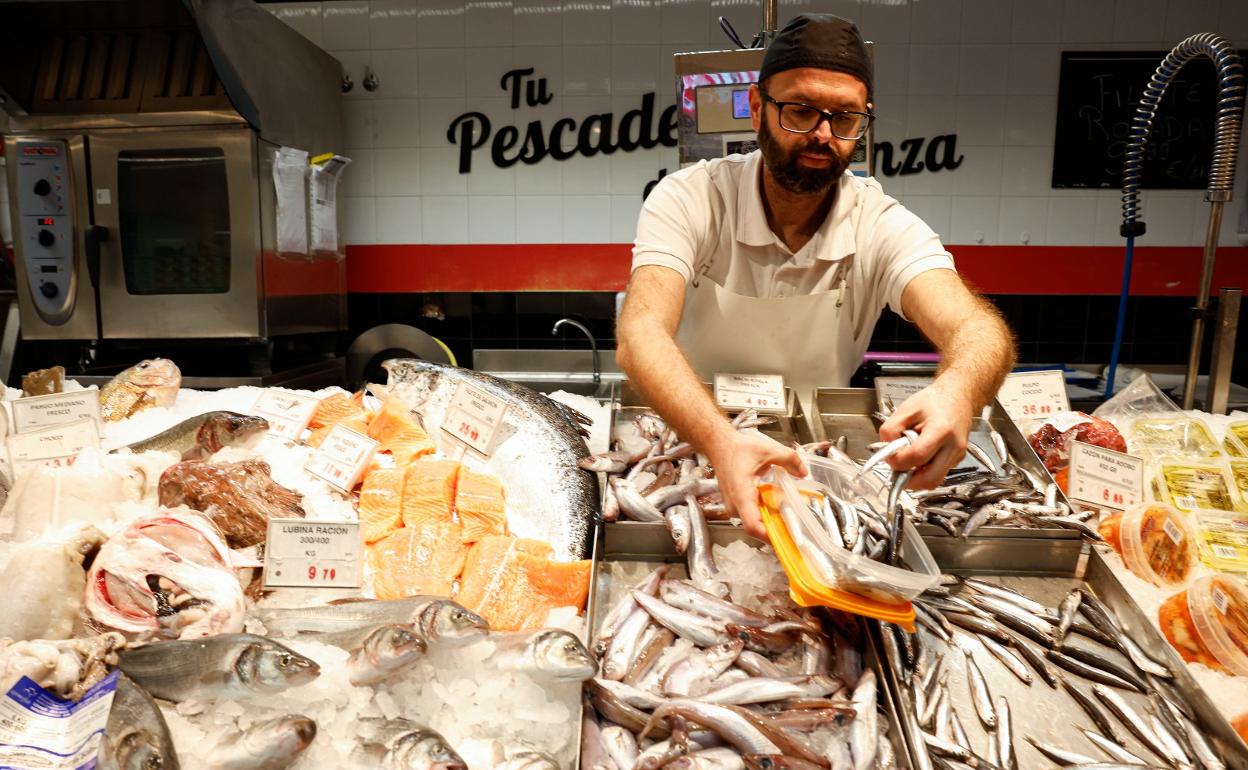 Los clientes pueden llevarse los alimentos en sus propios envases. 