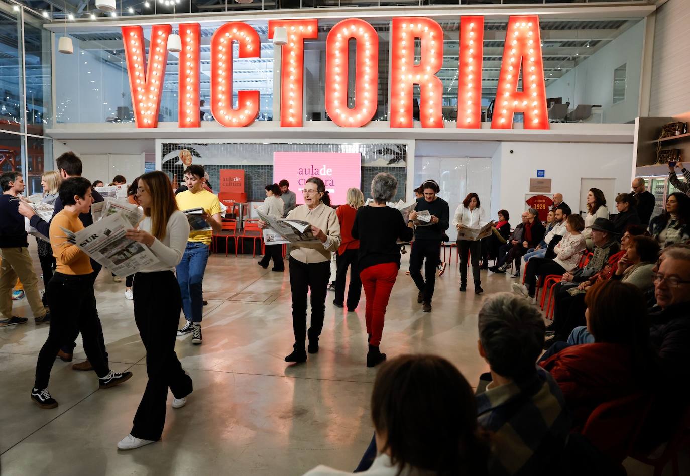Los alumnos del taller de teatro revolucionaron la Fábrica Cervezas Victoria 