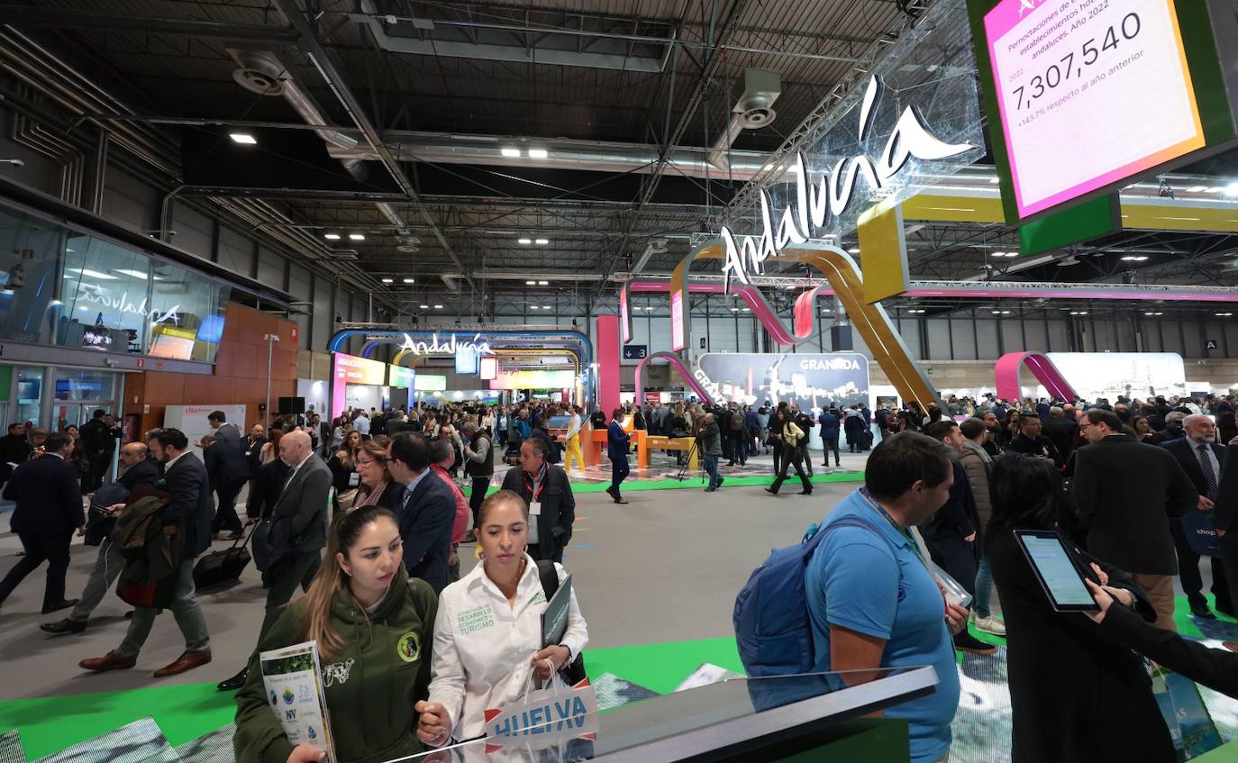 Jornada del jueves en la Feria Internacional de Turismo (Fitur) que se celebra en IFEMA. 