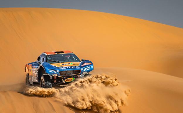 Laia Sanz, en las dunas del Dakar. 