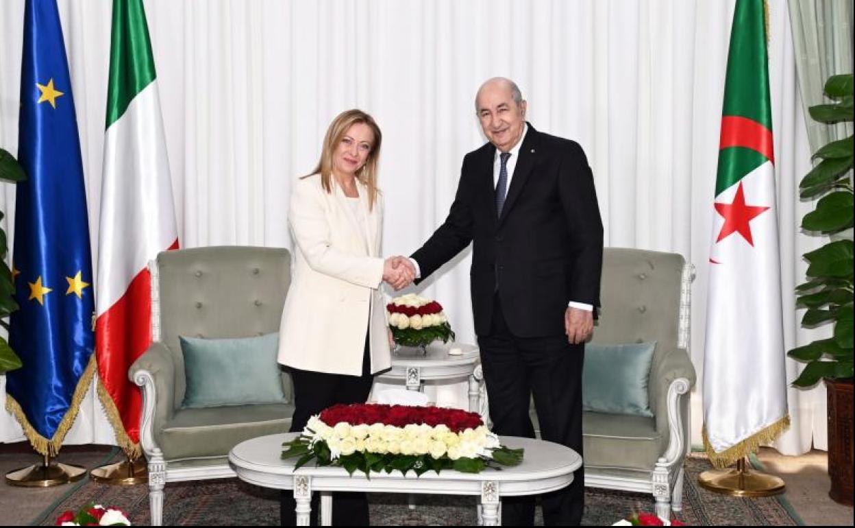 Giorgia Meloni durante la reunión de este lunes en Argel con el presidente Abdelmadjid Tebboune. 