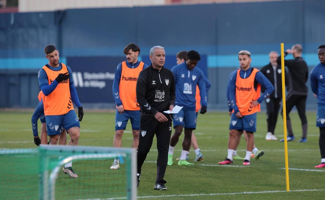 Pellicer, ayer por la tarde en La Rosaleda en su primer entrenamiento como entrenador malaguista en su segunda etapa. 