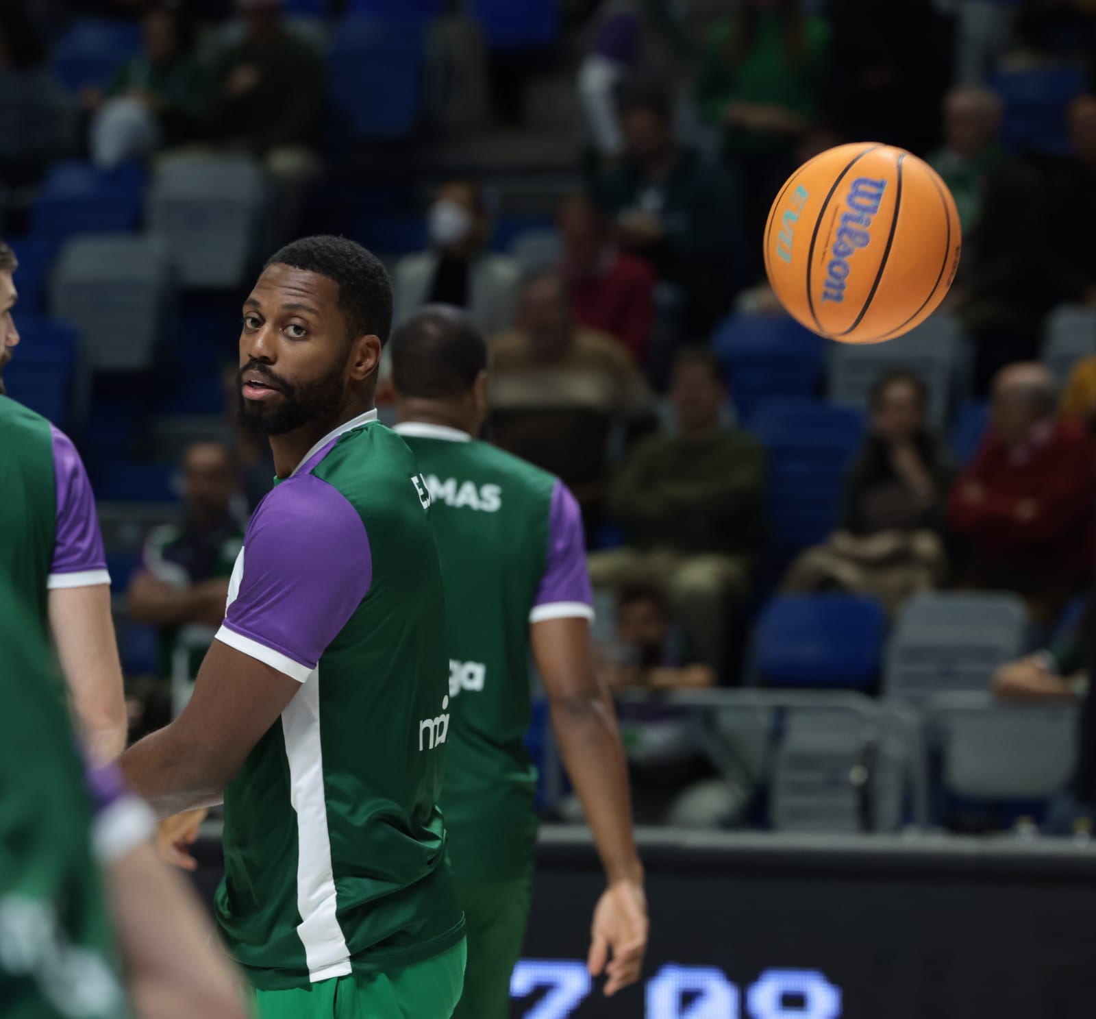 El Unicaja pasa la primera prueba del Top-16