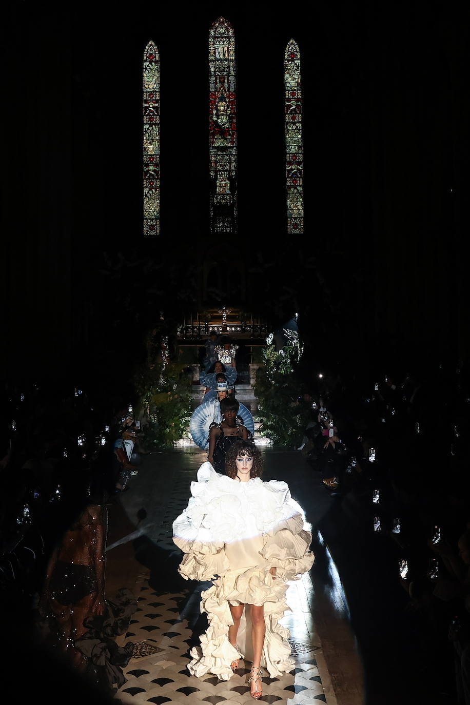 El desfile de Juana Martín inspirado en Málaga presentado en París. 