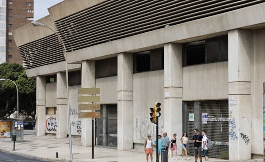 El zócalo inferior del edificio será ampliado y albergará zonas comerciales. 