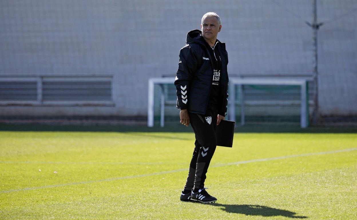 Pellicer, con su libreto ayer en el entrenamiento.