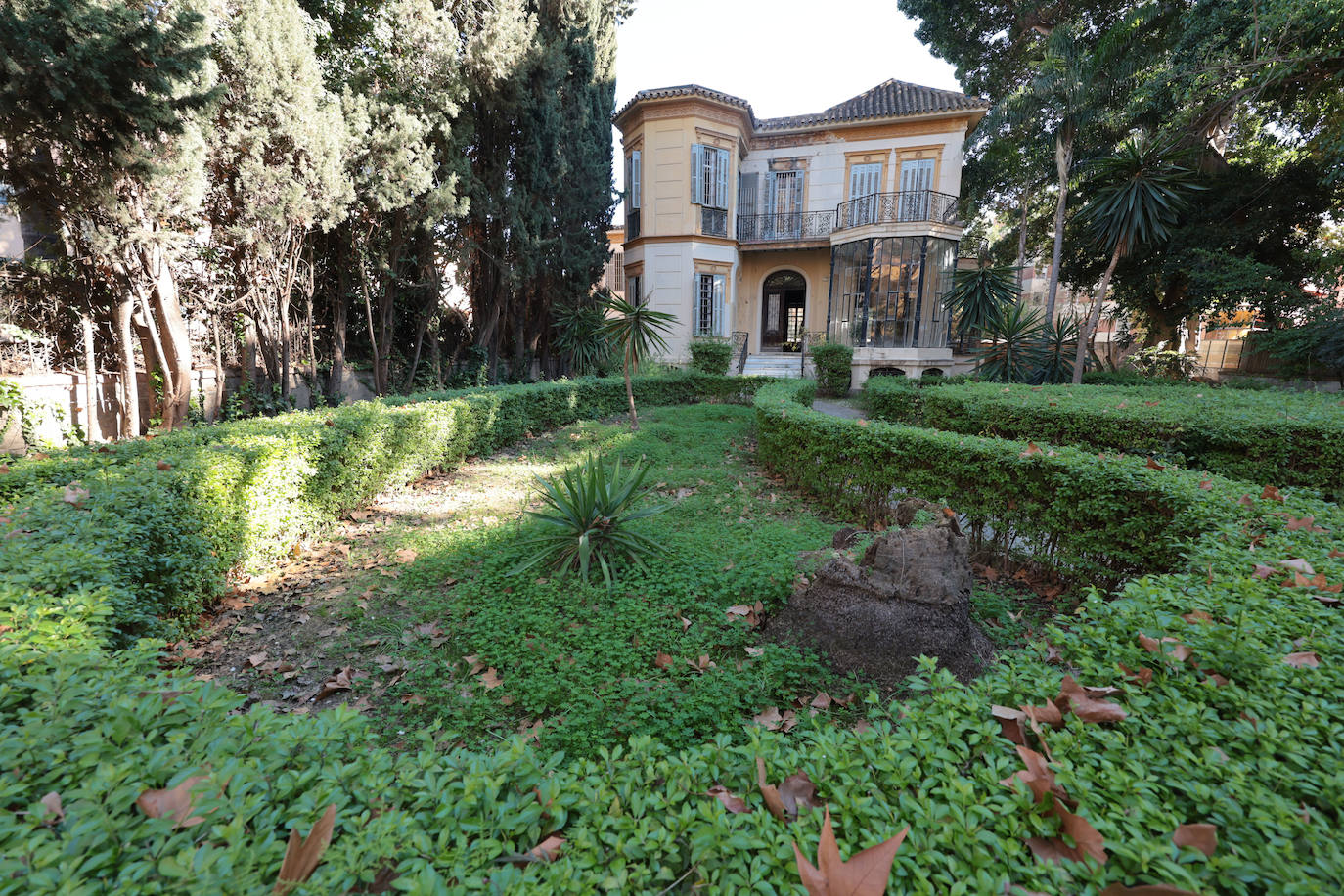 Villa Alegre recupera la sonrisa, un palacete del paseo del Limonar que donaron a la Asociación contra el Cáncer