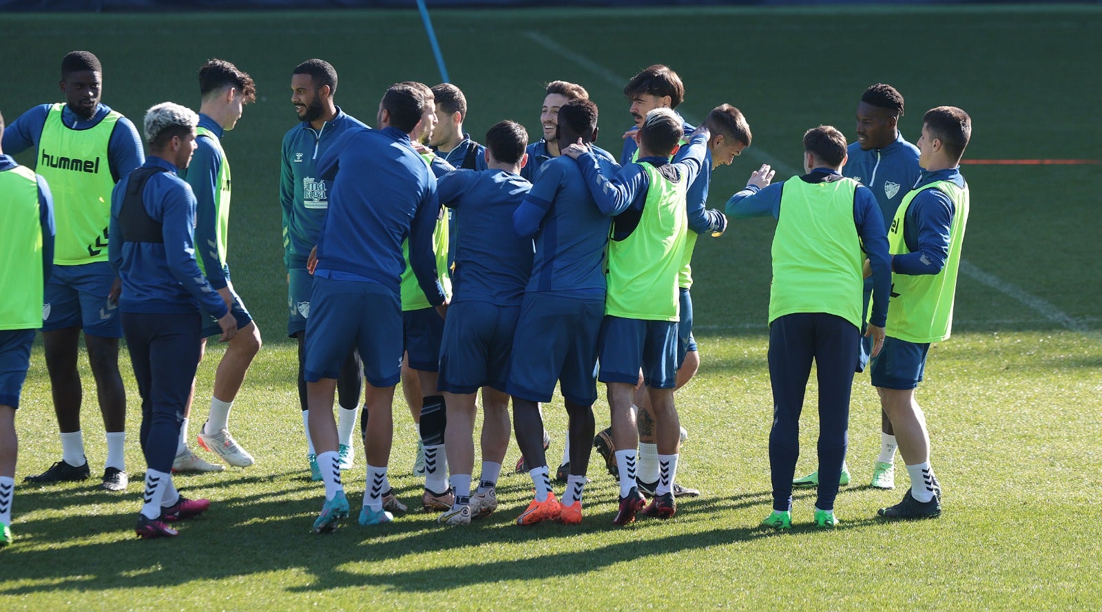 El equipo blanquiazul se ejercitó este jueves en el campo principal de La Rosaleda para afinar su preparación de cara al enfrentamiento en casa con el Oviedo de este viernes 3 de febrero a partir de las 21.00 horas. La principal novedad ha sido el regreso de Delmás. 