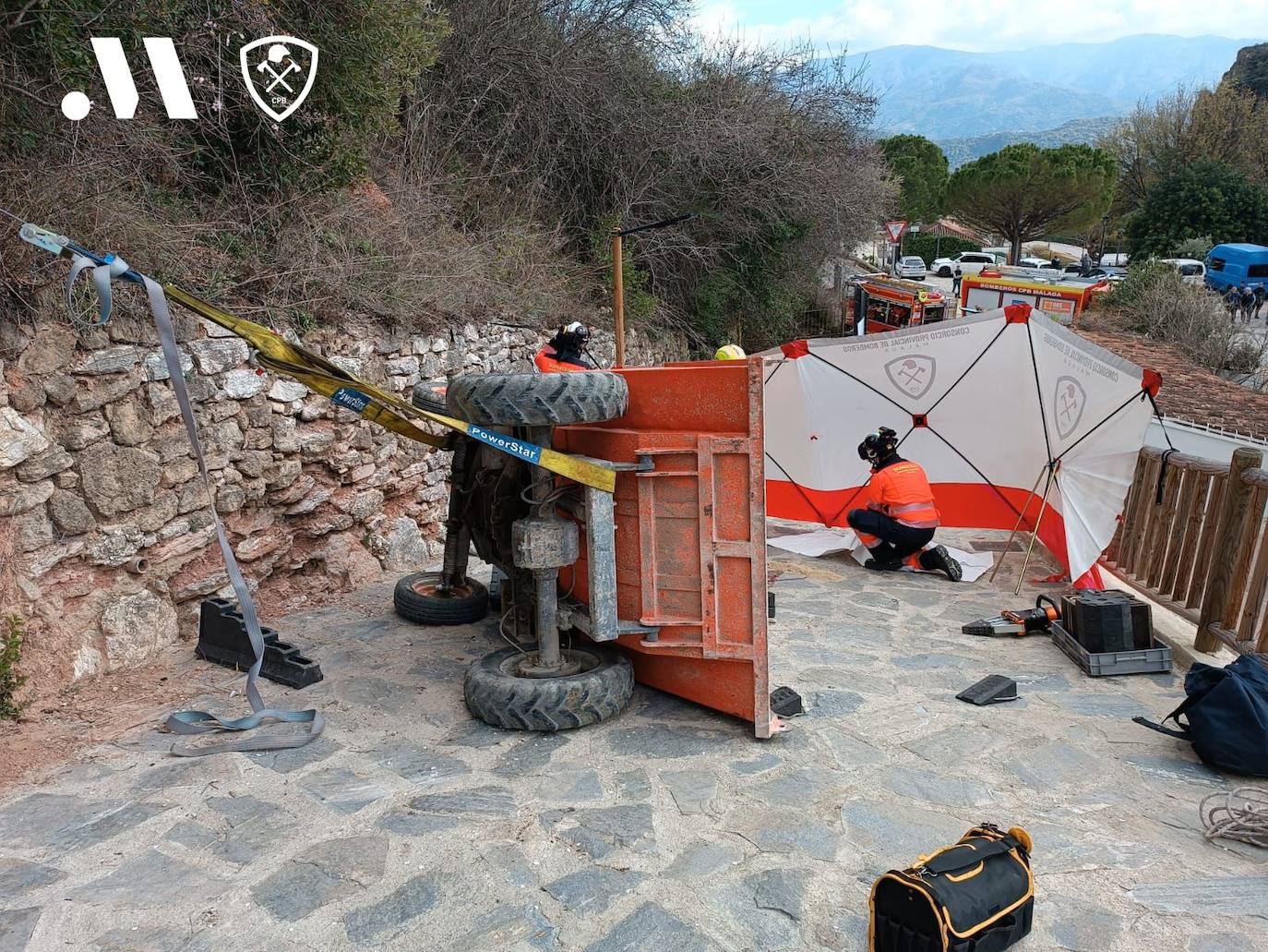 Efectivos del Consorcio de Bomberos, en el lugar del accidente 