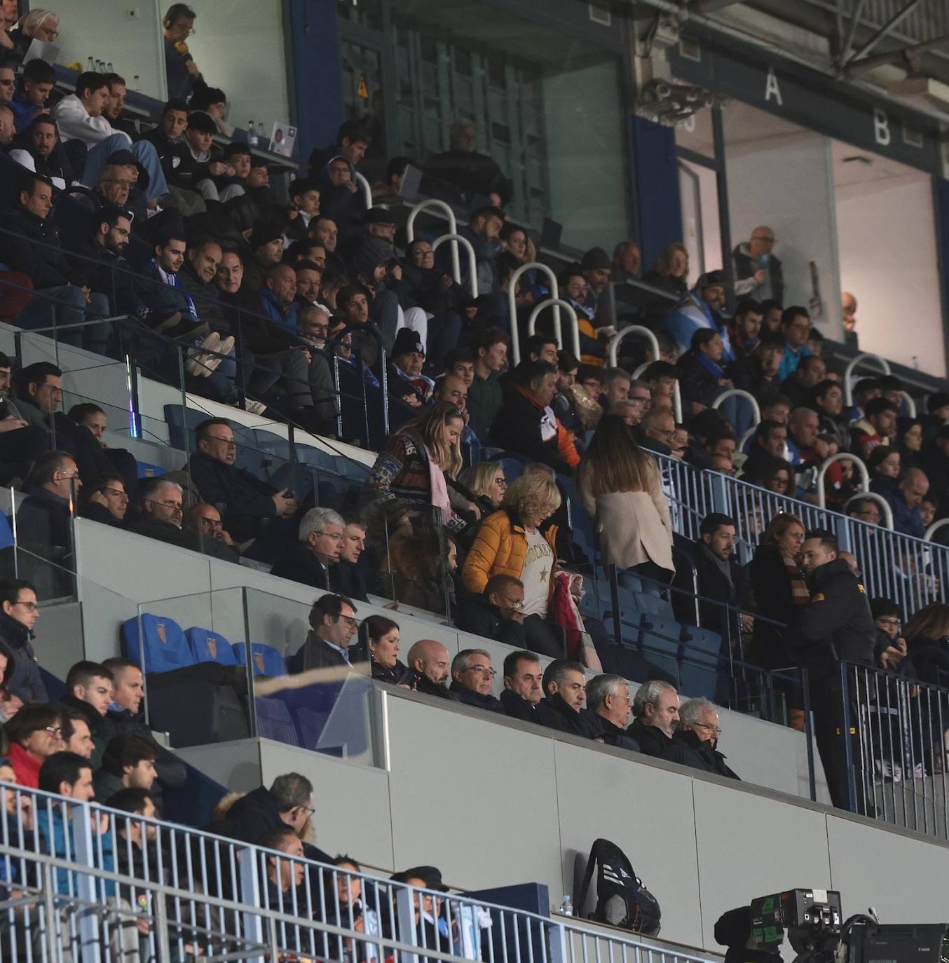 Derrota del Málaga en casa ante el Oviedo. 