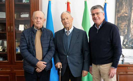 Antonio Jaime, Antonio Hermoso y José Alberto Armijo, en el Ayuntamiento. 