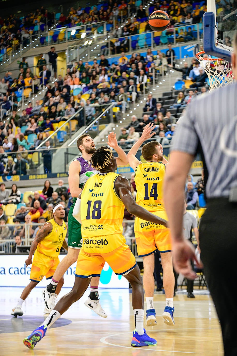 Derrota del Unicaja ante el Gran Canaria (88-70). 