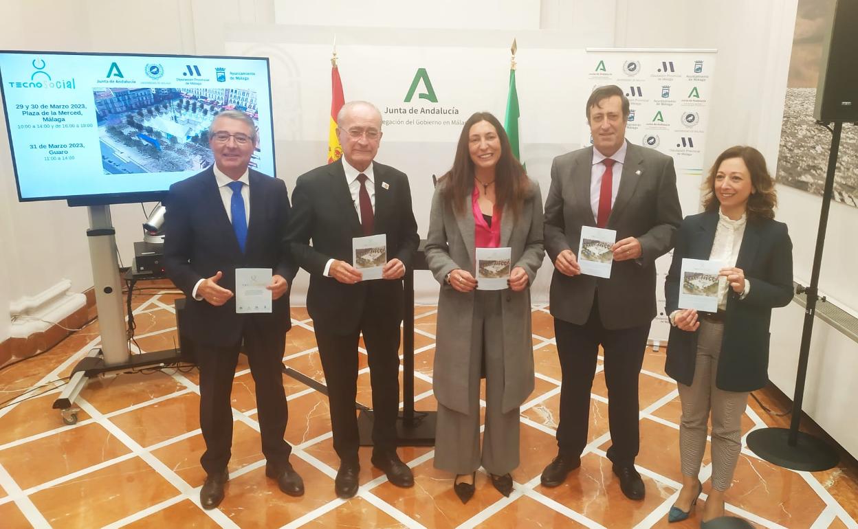 Salado, De la Torre, López, Pimentel y Navarro en la presentación de Tecnosocial 2023. 