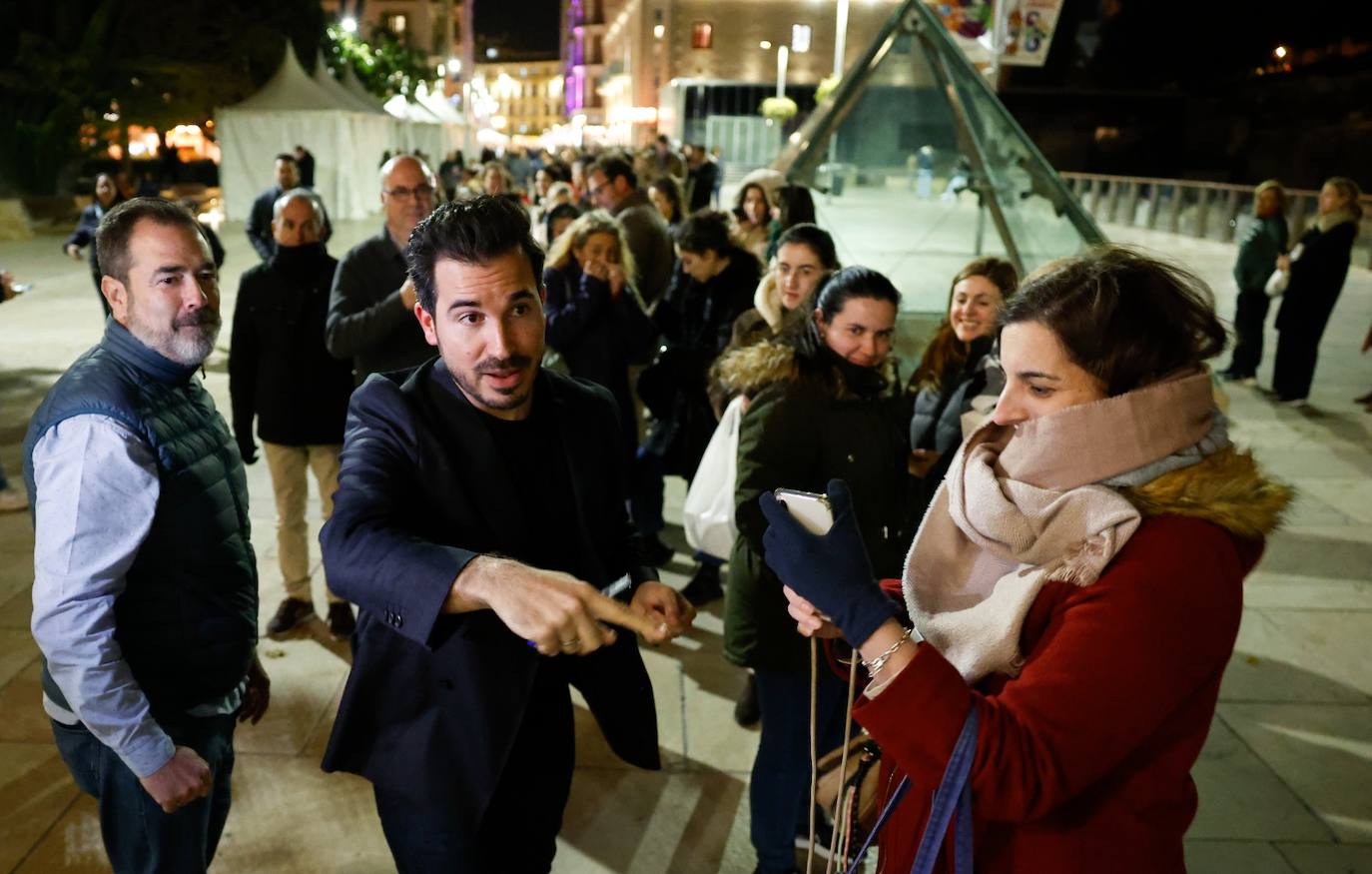 El Albéniz se llenó, tanto por dentro como por fuera, de cientos de seguidores de Castillo 