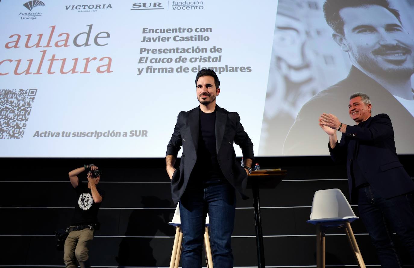 El Albéniz se llenó, tanto por dentro como por fuera, de cientos de seguidores de Castillo 