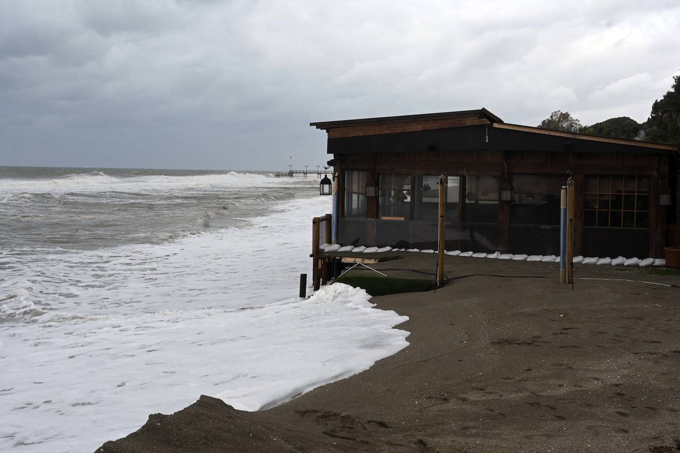 Incidencia del temporal en las playas de Marbella 