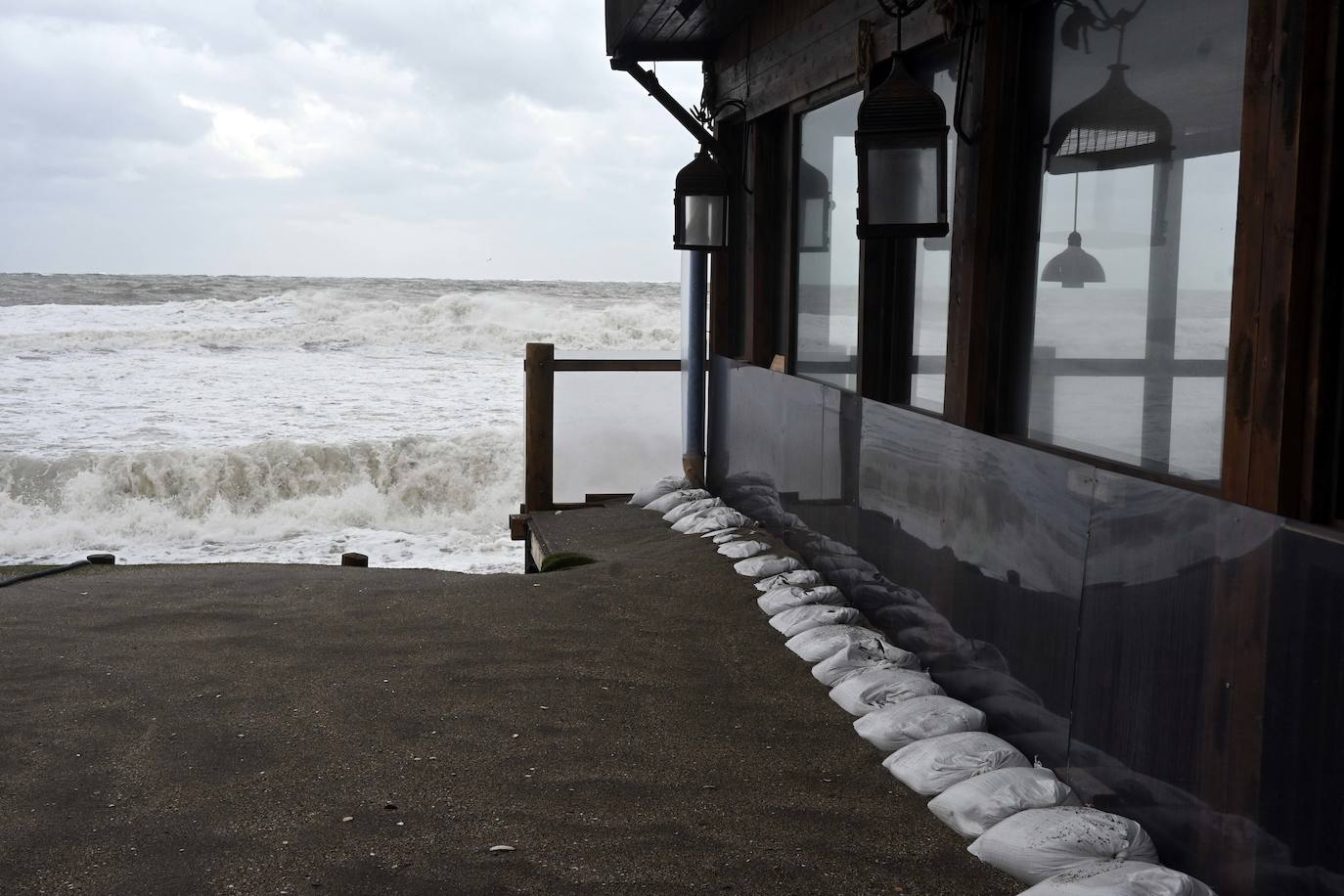 Incidencia del temporal en las playas de Marbella 