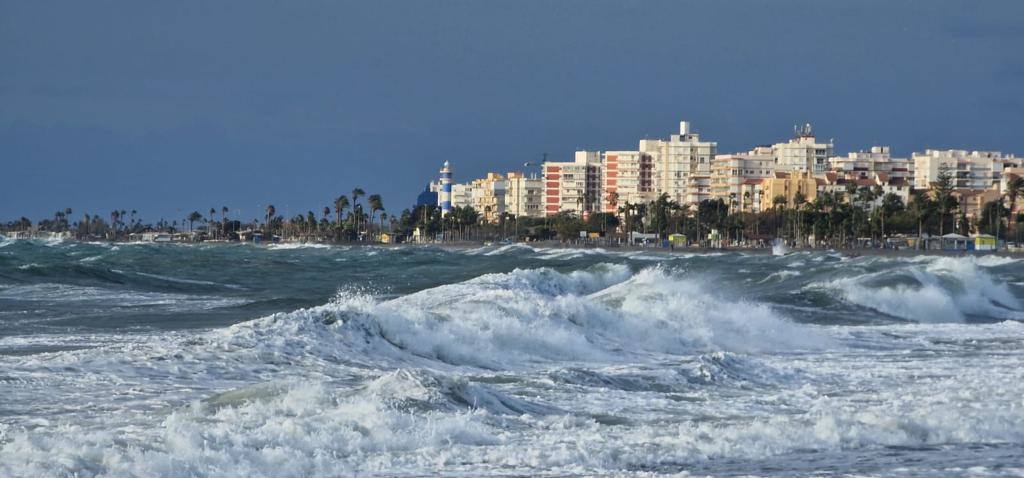 Temporal en las playas de la Axarquía (playas de Caleta de Vélez, Torre del Mar, El Morche y Ferrara en Torrox)