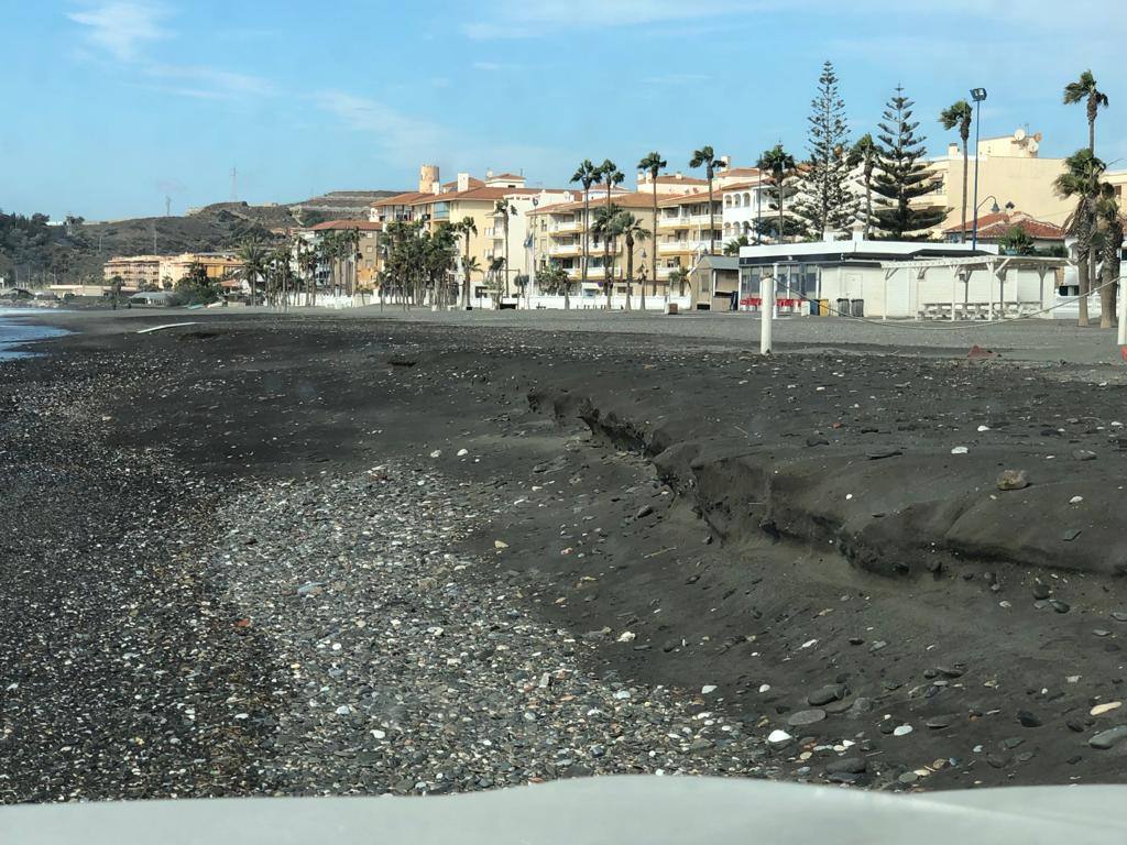 Temporal en las playas de la Axarquía (playas de Caleta de Vélez, Torre del Mar, El Morche y Ferrara en Torrox)