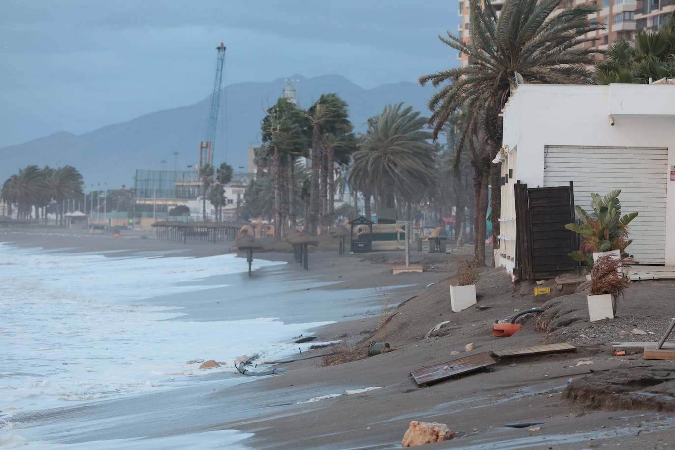 Imagen del temporal tomada en la capital, este sábado.