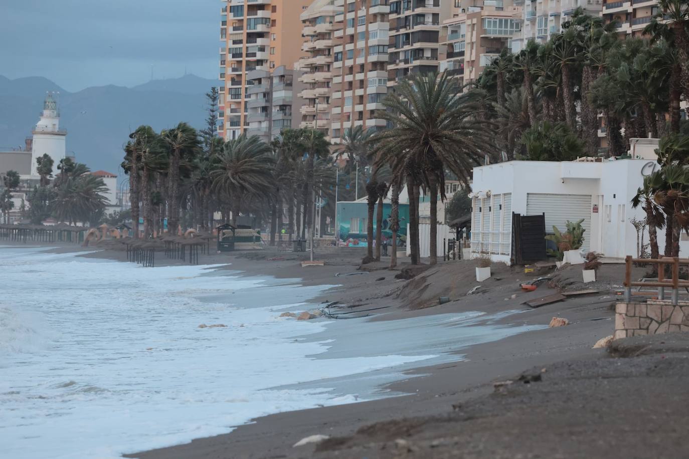 Imagen del temporal tomada en la capital, este sábado.