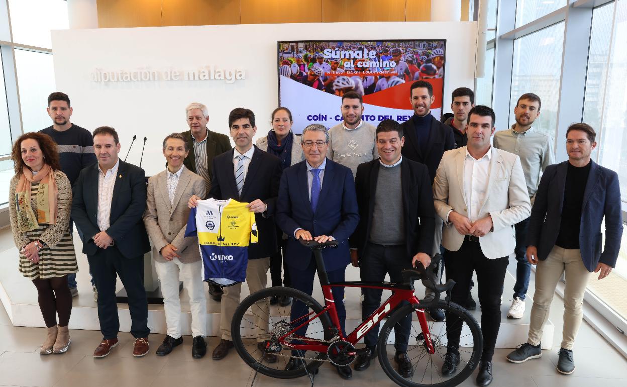 Presentación de la cicloturista.