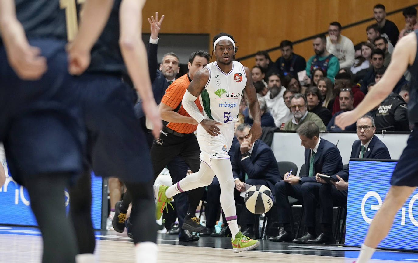 Las mejores fotografías del Barcelona-Unicaja de la Copa del Rey de Baloncesto 2023. 