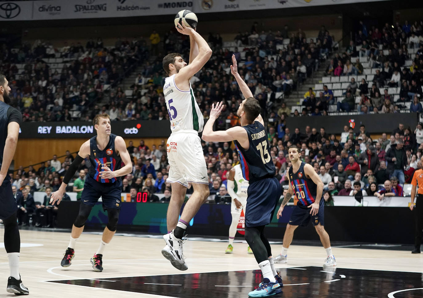 Las mejores fotografías del Barcelona-Unicaja de la Copa del Rey de Baloncesto 2023. 