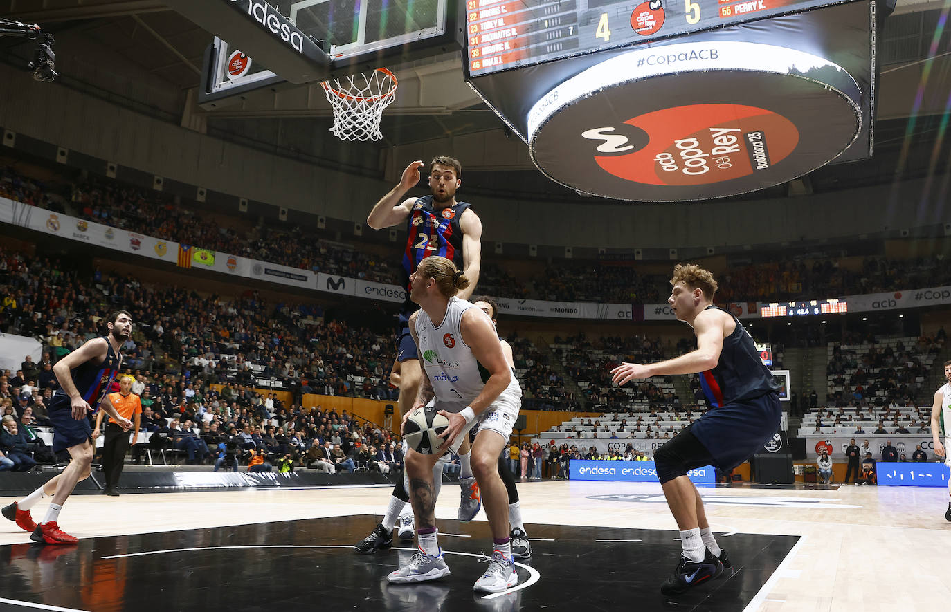 Las mejores fotografías del Barcelona-Unicaja de la Copa del Rey de Baloncesto 2023. 