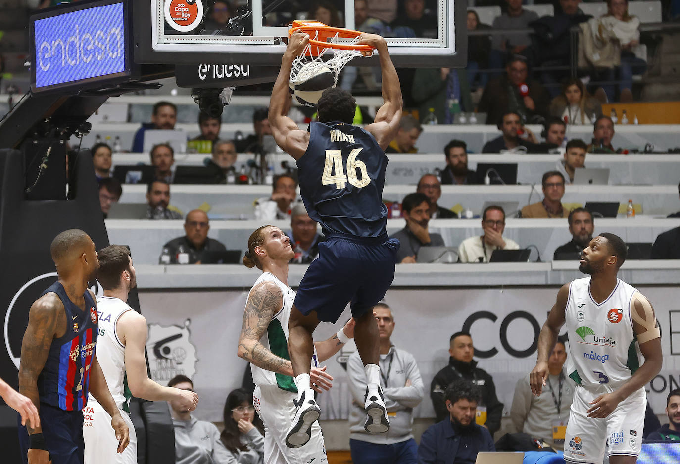 Las mejores fotografías del Barcelona-Unicaja de la Copa del Rey de Baloncesto 2023. 