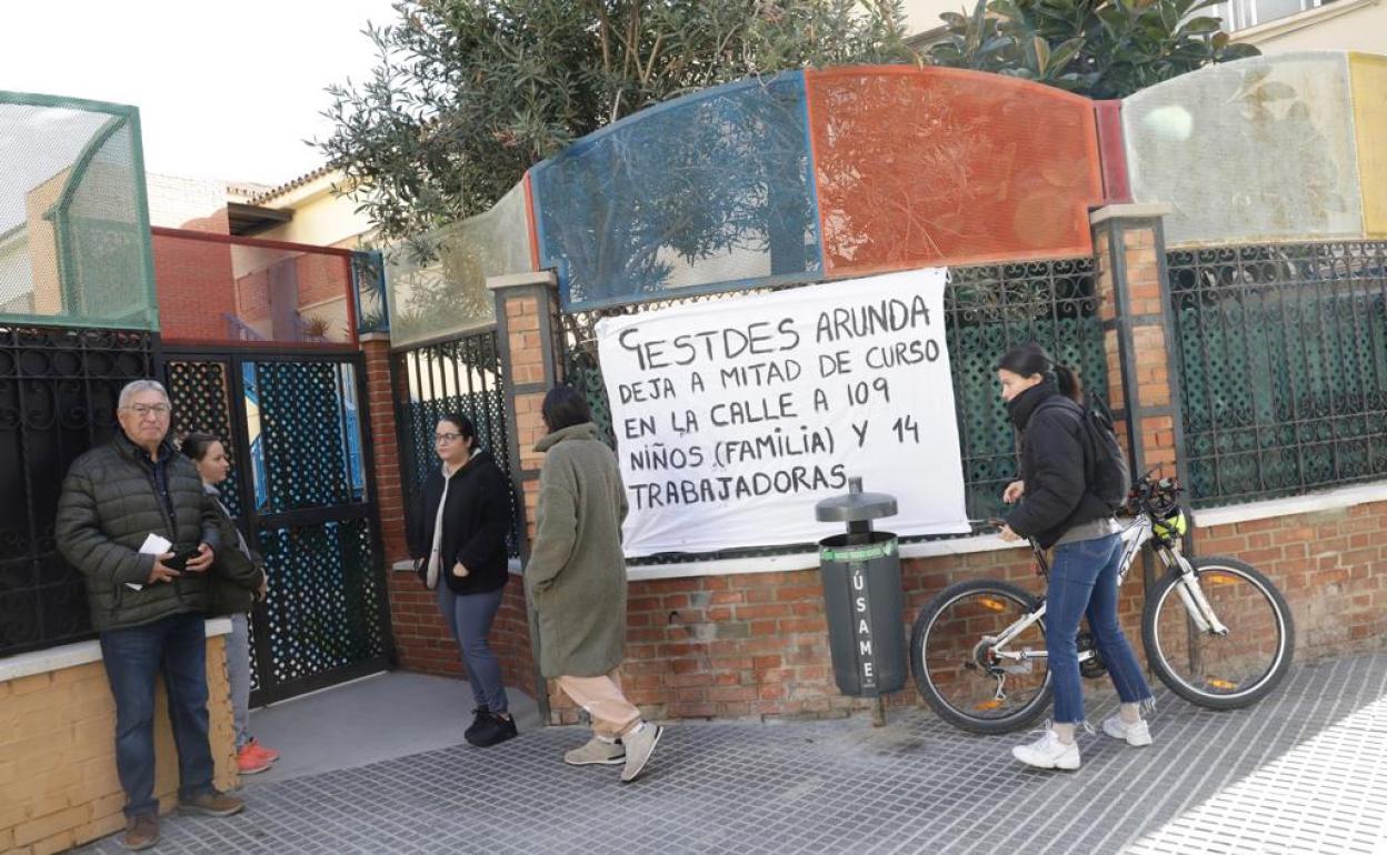 Entrada a la guardería Nuestra Señora de la Paz, que ha anunciado su cierre para el 1 de marzo. 