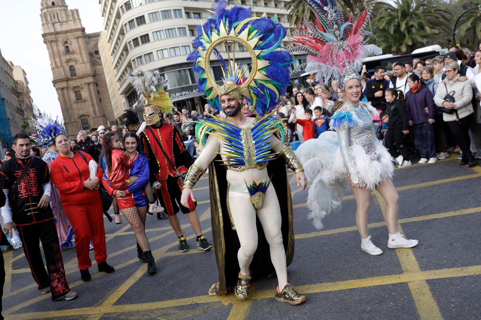 Un año más, la tradición continúa en la despedida de esta fiesta de la ciudad entre miles de personas esperando la famosa hoguera en la playa