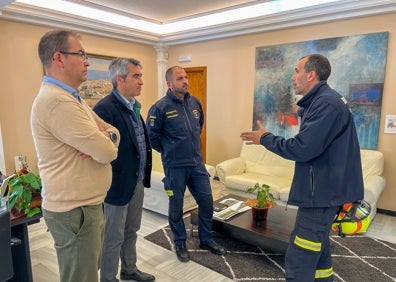 Imagen secundaria 1 - Raggio, durante algunos momentos en Turquía (arriba y abajo a la derecha), y recibido en el Ayuntamiento de Benalmádena este lunes, por el alcalde, Víctor Navas. 