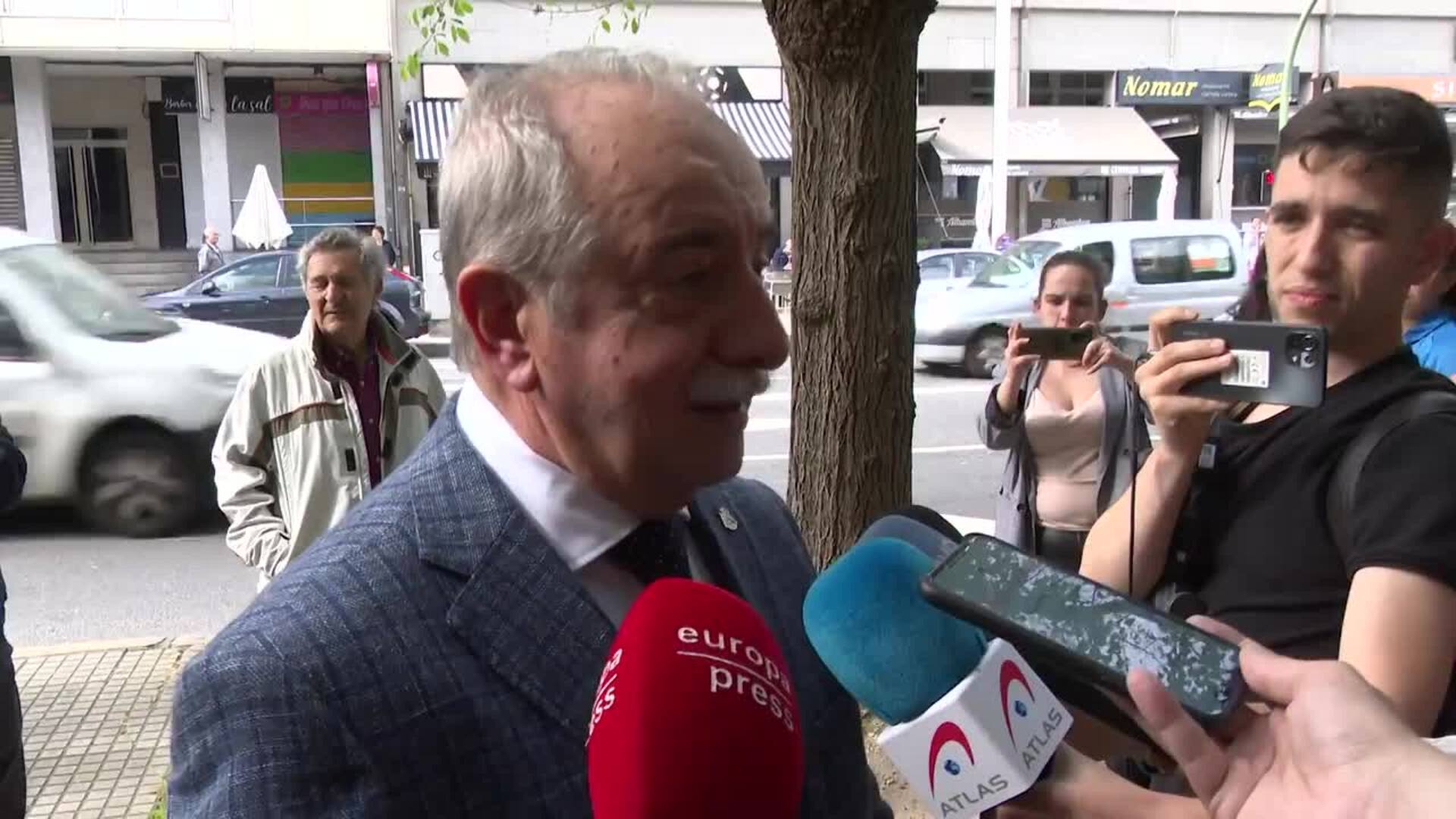 El Deportivo ultima los preparativos para instalar la capilla ardiente de Arsenio Iglesias en Riazor