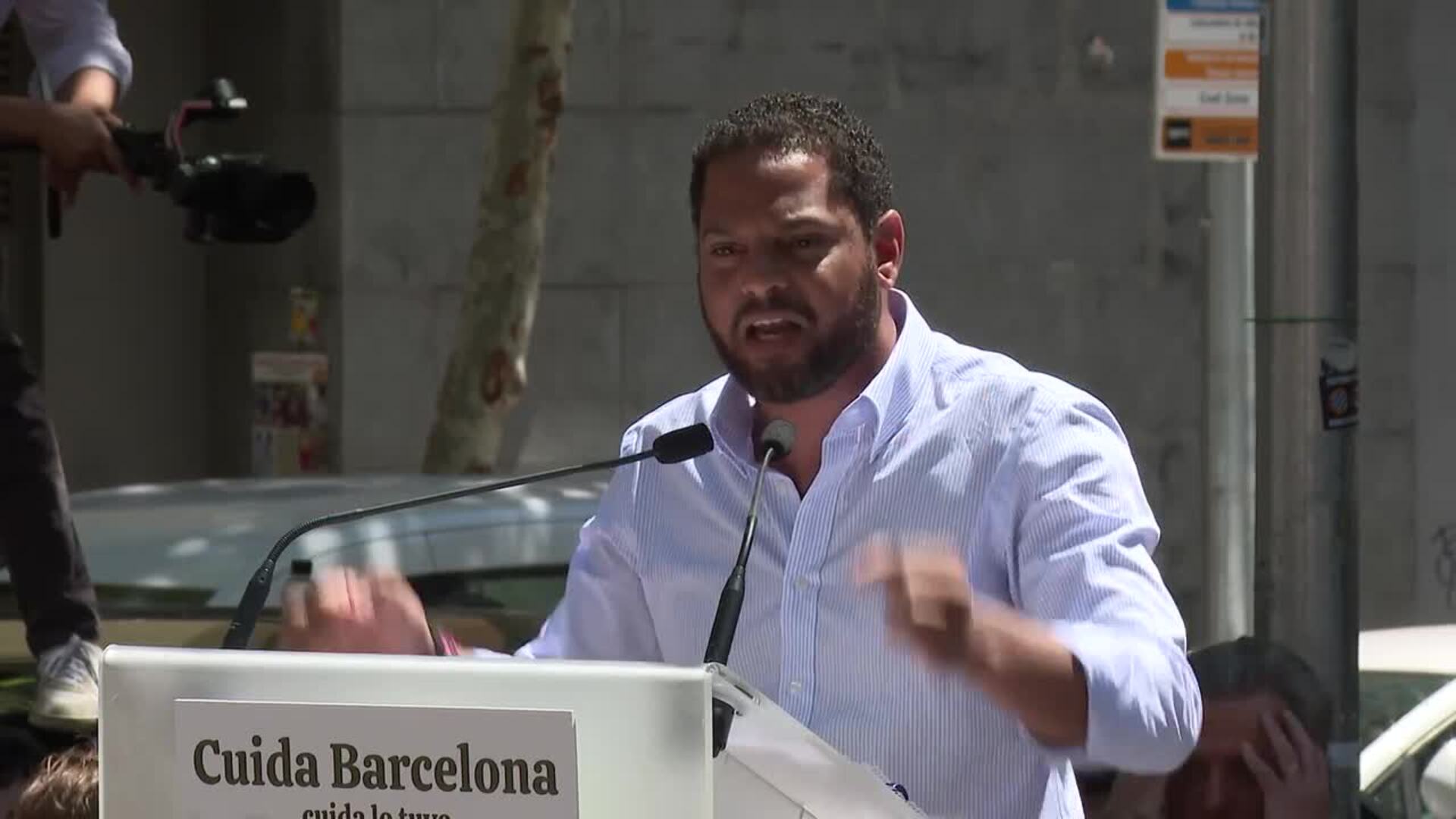 Garriga (VOX) acusa a "los separatistas" de condenar Catalunya "a la ruina"