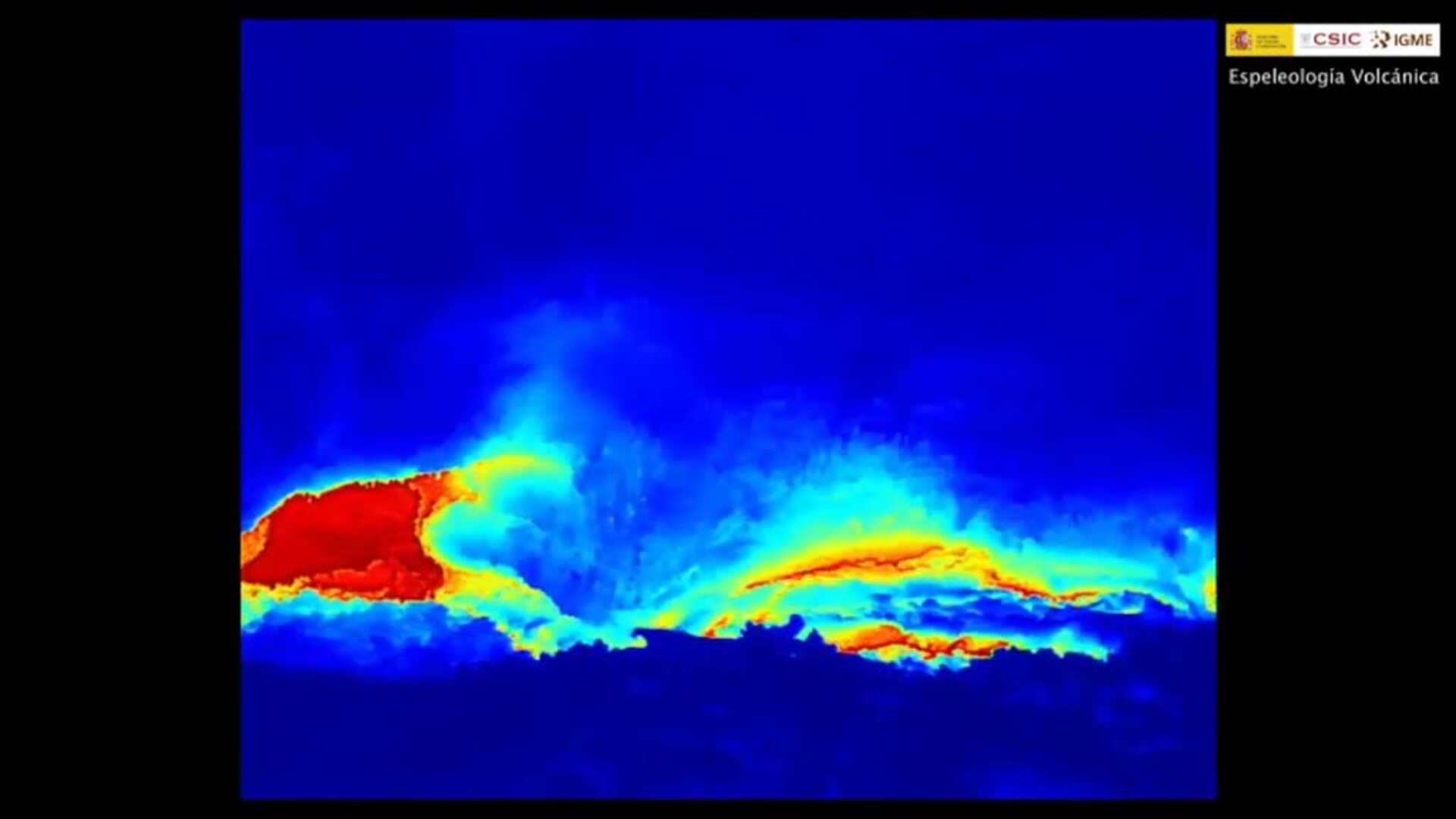 Espeleólogos acceden por primera vez a los tubos lávicos de La Palma