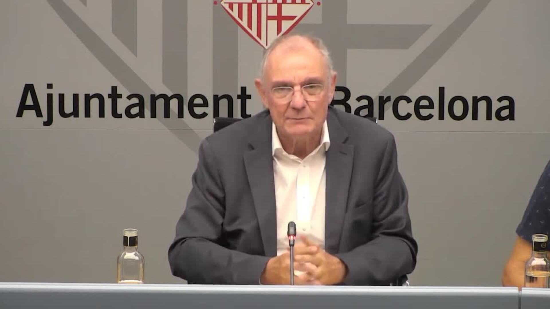 Barcelona decide talar todas las palmeras datileras de más de 10 metros de altura