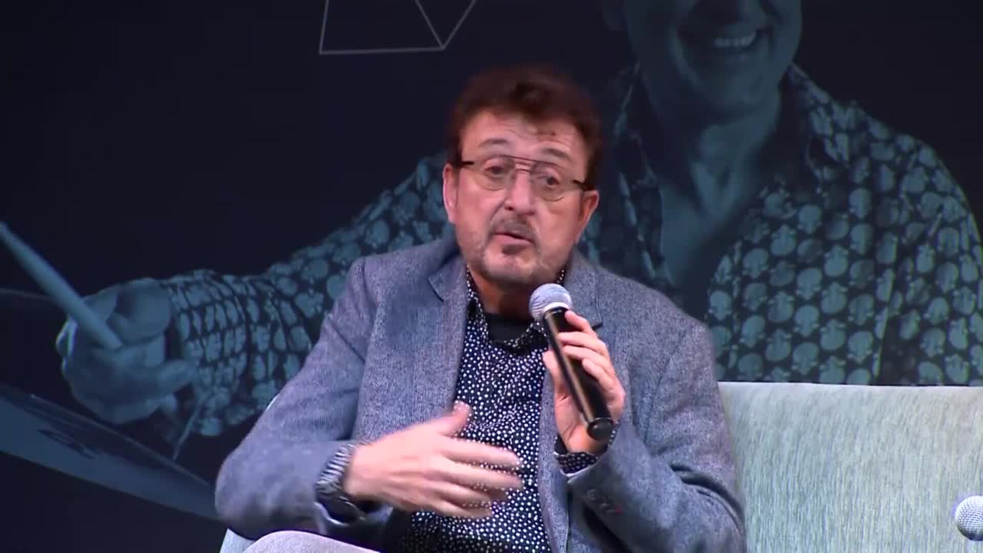 'El último de la fila' vuelve con su disco 'Desbarajuste Piramidal'