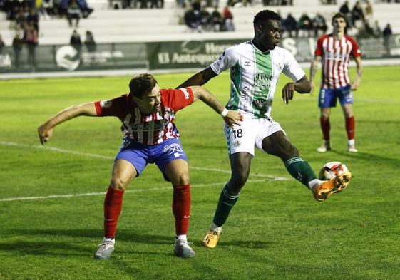 Destiny terminó el año con un hueco en el once titular del Antequera.