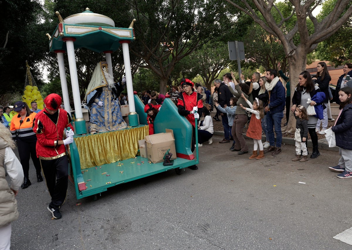 Imagen secundaria 1 - Ambiente festivo en Cruz del Humilladero y Teatinos.