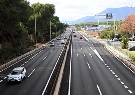 El transporte sostenible que propone la Mancomunidad iría sobre el trazado de la A7 en Marbella