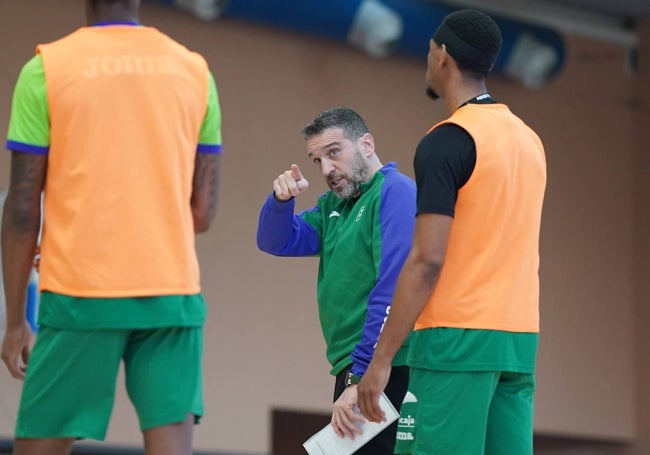 Ibon Navarro, en el entrenamiento de este viernes antes de viajar.