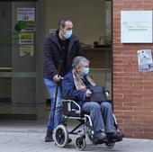 Sanidad planteará este lunes a las comunidades la vuelta de las mascarillas y autobajas de tres días