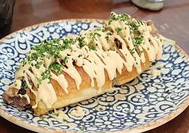 Brioche de calamares y mahonesa de kimchee de Majao Teatinos