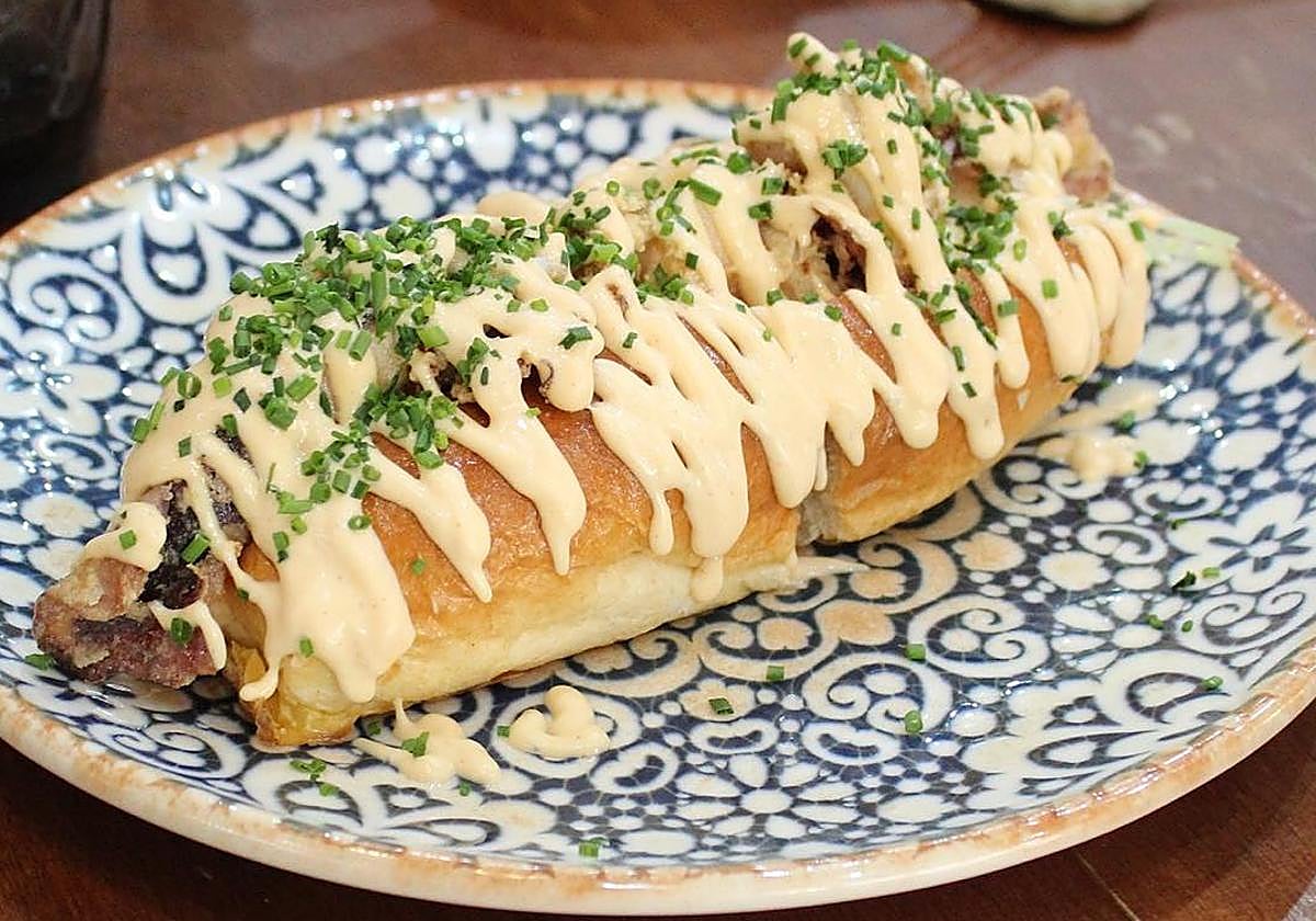 Brioche de calamares y mahonesa de kimchee de Majao Teatinos
